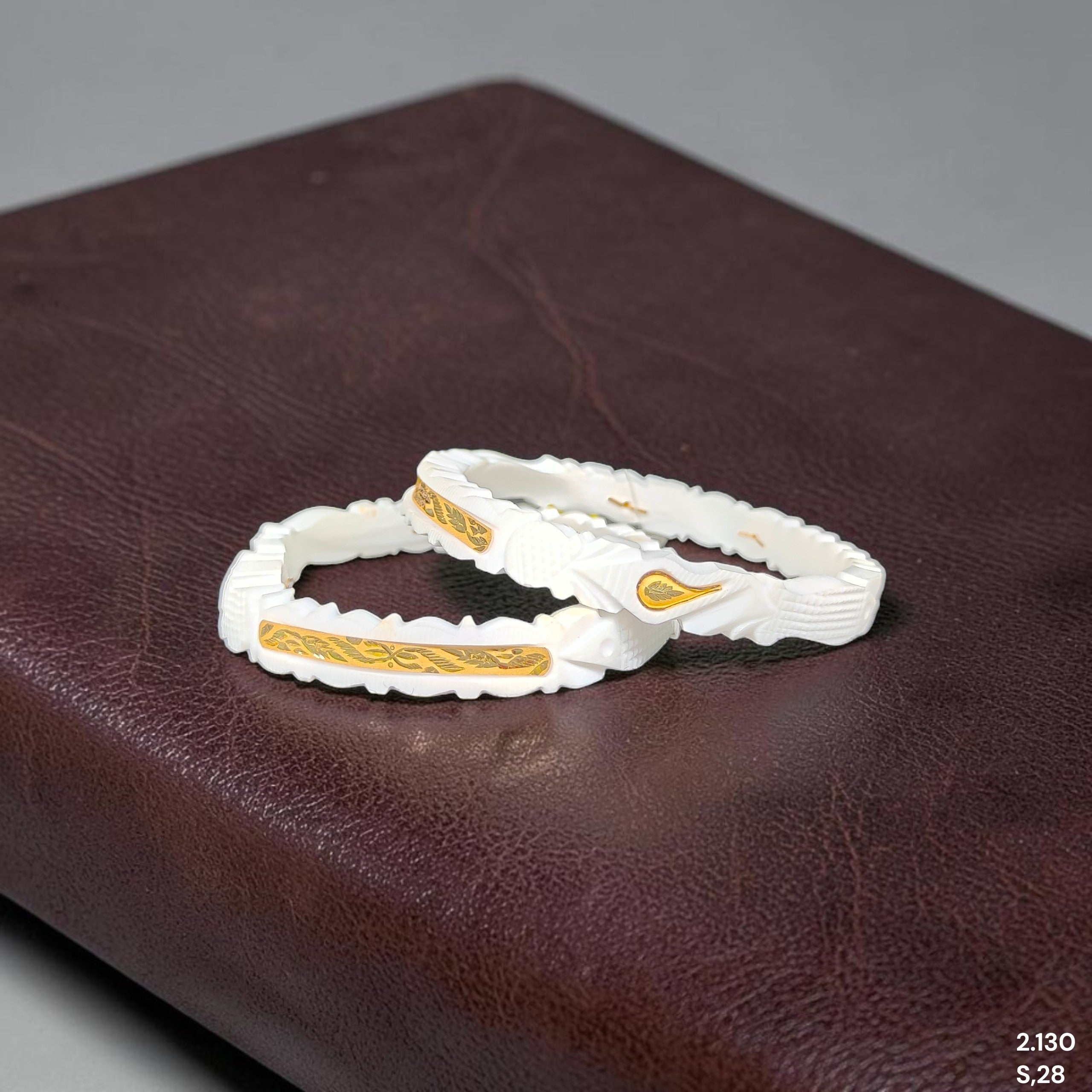 GSB22K- SIZE:28 (WGT: 2.130 GM APPROX) BIS CERTIFIED HUID HALLMARK 22KT GOLD SAKHA BADHANO 1 PAIR FOR WOMEN FOR REGULAR USE.