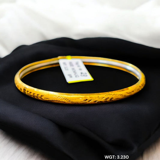 (GSN22) TRJ (SIZE: 23) WGT: 3.230 GM APPROX 22KT HUID HALLMARK GOLD NOA BADHANO BANGLE 1 PIECE.