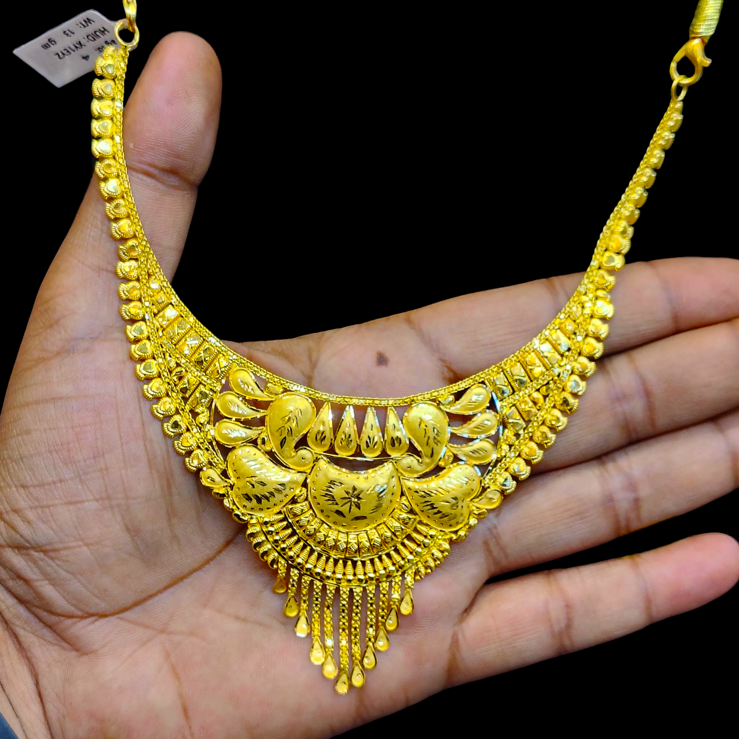 GOLD CHOKER NECKLACE- WGT: 13.00 BIS CERTIFIED HUID HALLMARK 916 22KT GOLD NECKLACE 1 PIECE WITH FREE ADJUSTABLE TASSEL FOR WOMEN.