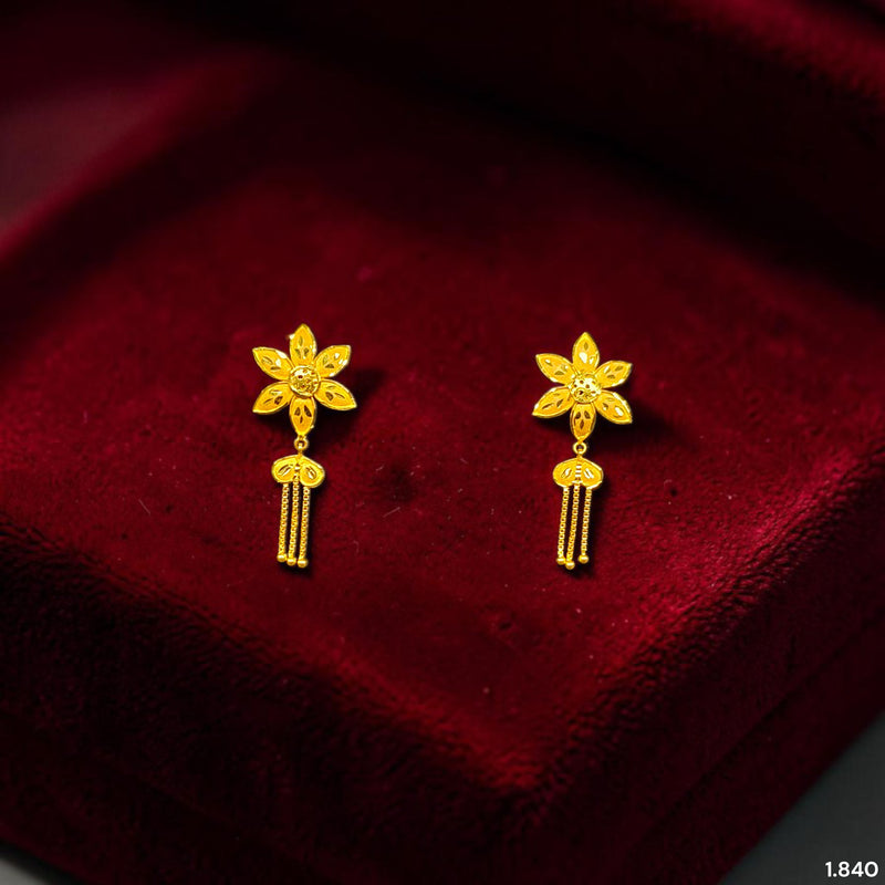 GOLD EARRINGS- (7679V2)-(N9V3SP) (WGT: 1.840 GM APPROX) BIS CERTIFIED HUID HALLMARK 916 22KT GOLD EARRINGS 1 PAIR FOR WOMEN.