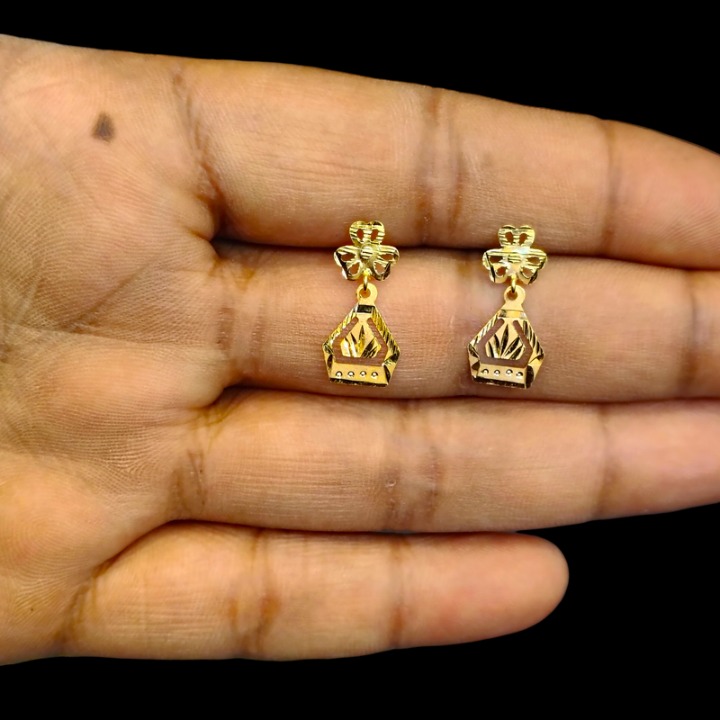GOLD EARRINGS- WGT: 0.490 GM APPROX BIS CERTIFIED HUID HALLMARK 9KT GOLD EARRINGS 1 PAIR FOR WOMEN.