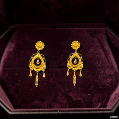 GOLD EARRINGS- (M22MYA)-(EDCE24) (WGT: 3.990 GM APPROX) BIS CERTIFIED HUID HALLMARK 916 22KT GOLD EARRINGS 1 PAIR FOR WOMEN.