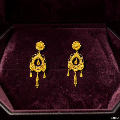 GOLD EARRINGS- (M22MYA)-(EDCE24) (WGT: 3.990 GM APPROX) BIS CERTIFIED HUID HALLMARK 916 22KT GOLD EARRINGS 1 PAIR FOR WOMEN.