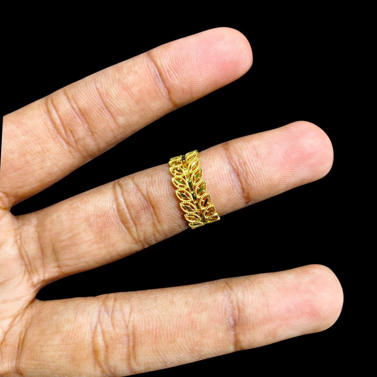 LADIES RING- (SIZE: 13 ) WGT: 1.710 GM APPROX BIS CERTIFIED HUID HALLMARK 9KT GOLD THUMB RING FOR UNISEX 1 PIECE.(58GZN8)