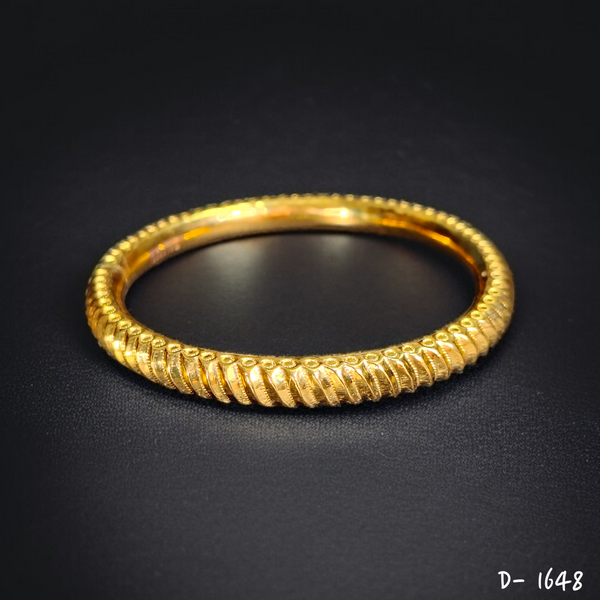 TRJ (SIZE: 25) HALLMARK 22KT GOLD COVERING BALA 1 PIECE APPROX WGT: 2.500 GM WITH XRF BARCODE PURITY CARD FOR WOMEN - (BILL & CARD MANDATORY- FOR EXCHANGE LIFETIME IN STORE ONLY).