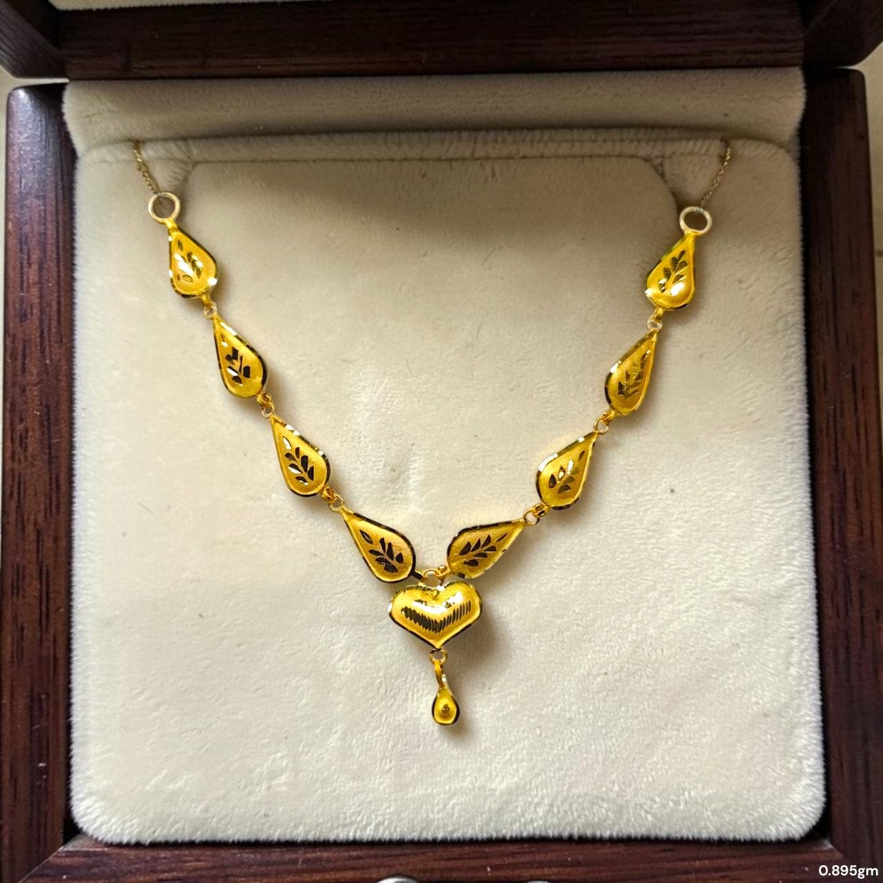 GOLD CHOKER NECKLACE-(WGT: 0.895 GM APPROX) BIS CERTIFIED HUID HALLMARK 9KT GOLD NECKLACE 1 PIECE FOR WOMEN.