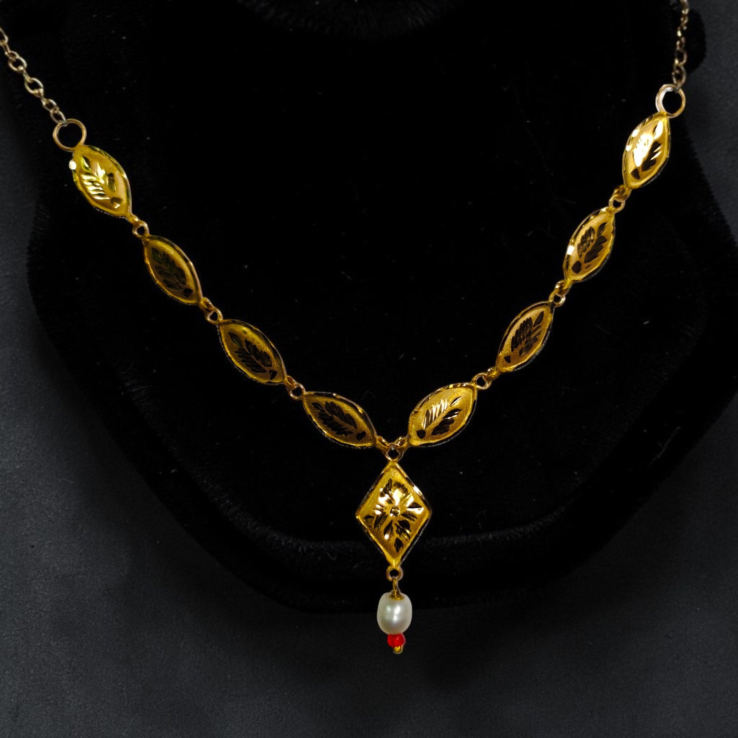 GOLD CHOKER NECKLACE-(WGT: 0.796 GM APPROX) BIS CERTIFIED HUID HALLMARK 9KT GOLD NECKLACE 1 PIECE FOR WOMEN.