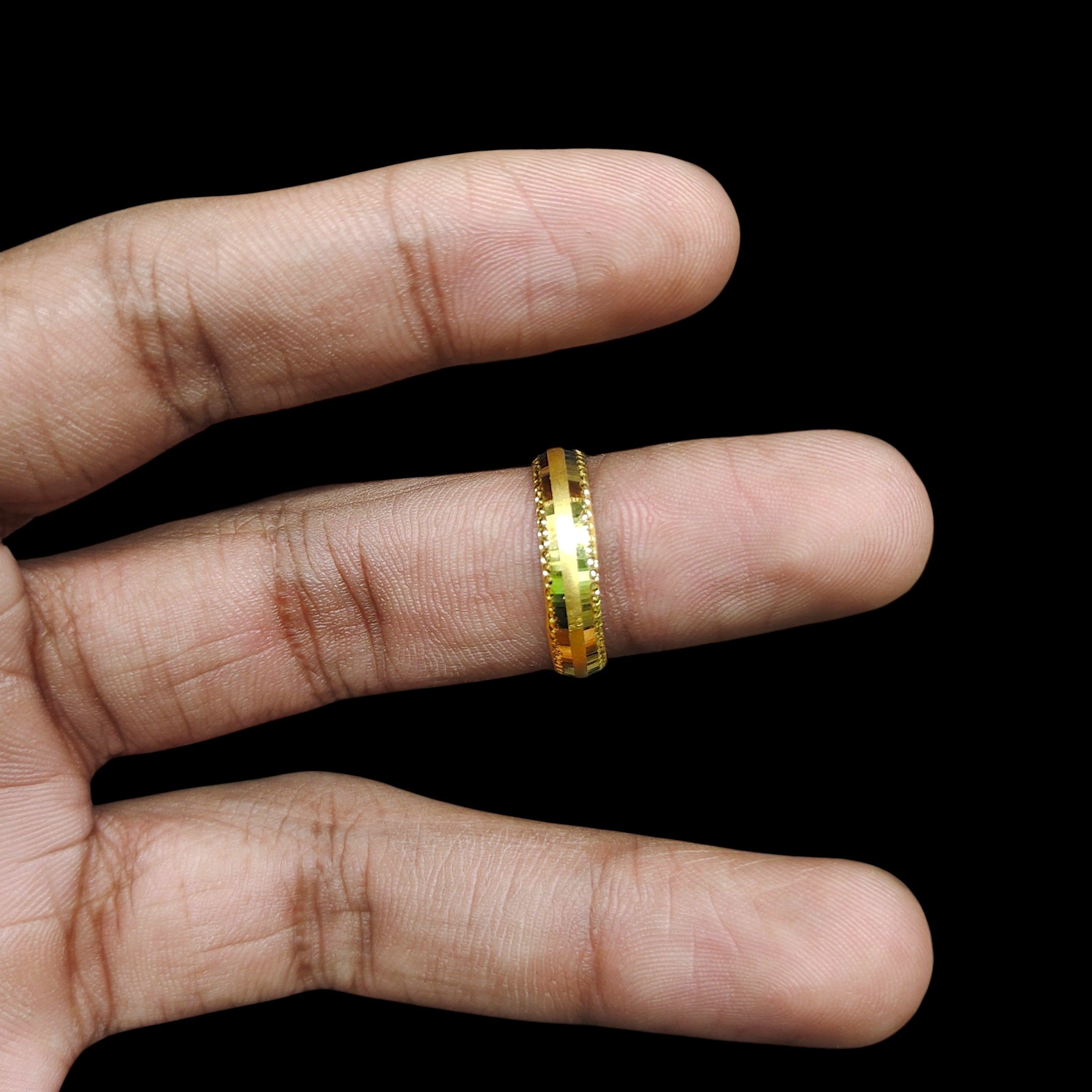 LADIES RING- (SIZE: 16) WGT: 1.000 GM APPROX BIS CERTIFIED HUID HALLMARK 9KT GOLD THUMB RING FOR UNISEX 1 PIECE.