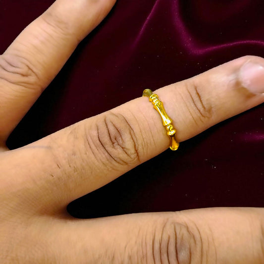 TRJ (SIZE: 10) WGT: 1.210 GM APPROX BIS CERTIFIED HUID HALLMARK 9KT GOLD FINGER RING FOR WOMEN 1 PIECE FOR REGULAR USE.