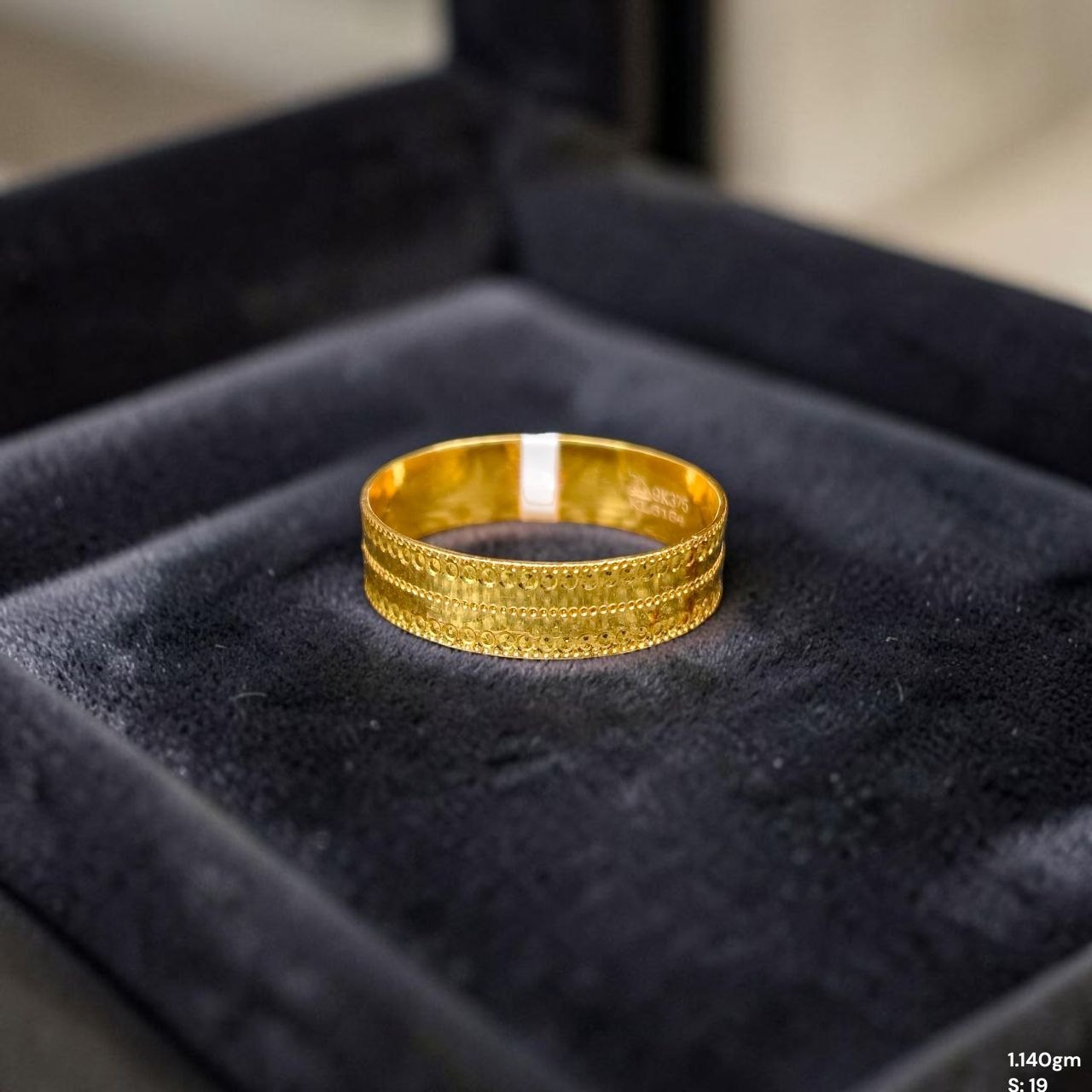 LADIES RING- (SIZE: 19 ) WGT: 1.140 GM APPROX BIS CERTIFIED HUID HALLMARK 9KT GOLD THUMB RING FOR UNISEX 1 PIECE.(KL6184)