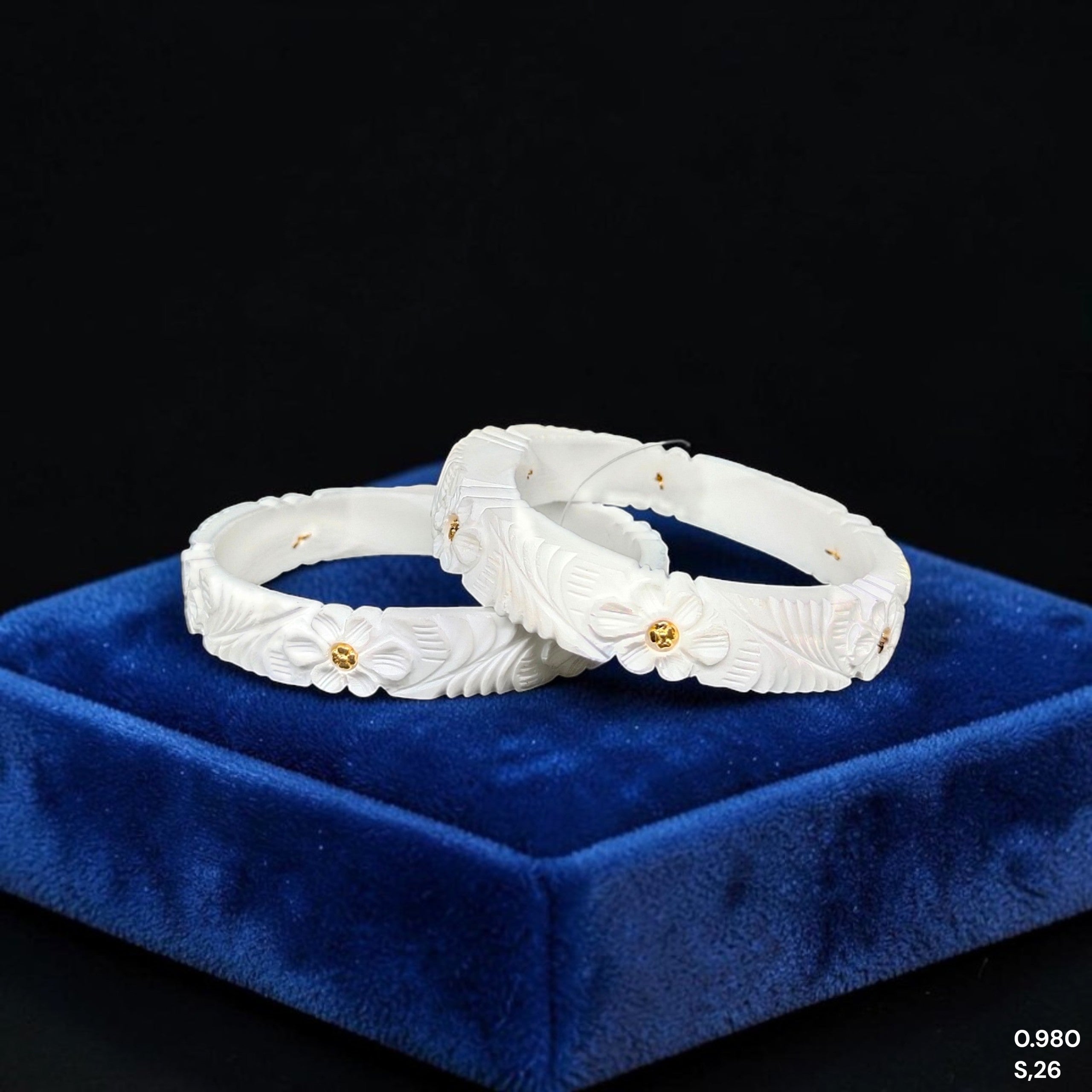 GSB22K- SIZE:26 (WGT: 0.980 GM APPROX) BIS CERTIFIED HUID HALLMARK 22KT GOLD SAKHA BADHANO 1 PAIR FOR WOMEN FOR REGULAR USE.