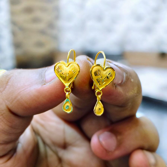 (GER22) BIS CERTIFIED WGT: 0.850 GM APPROX HUID HALLMARK 916 22KT GOLD LOVE DESIGN SAFETIPIN EARRINGS 1 PAIR FOR WOMEN.