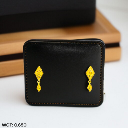 (GSE22) BIS CERTIFIED WGT: 0.650 GM APPROX HUID HALLMARK 916 22KT GOLD TOPS 1 PAIR FOR WOMEN.