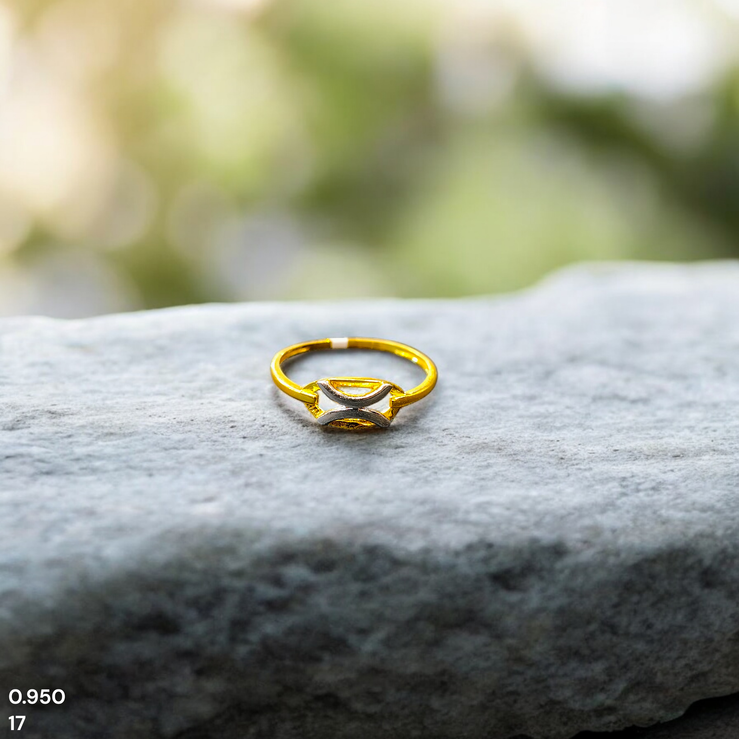 LADIES RING- TRJ (SIZE:17) WGT: 0.950 GM APPROX BIS CERTIFIED HUID HALLMARK 9KT GOLD FINGER RING FOR WOMEN 1 PIECE.