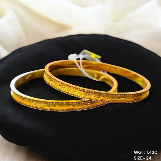 (GSN22) TRJ WGT: 1.430 GM APPROX (SIZE-24) 22KT HUID HALLMARK GOLD CHILA SOCKET CHURI 1 PAIR.