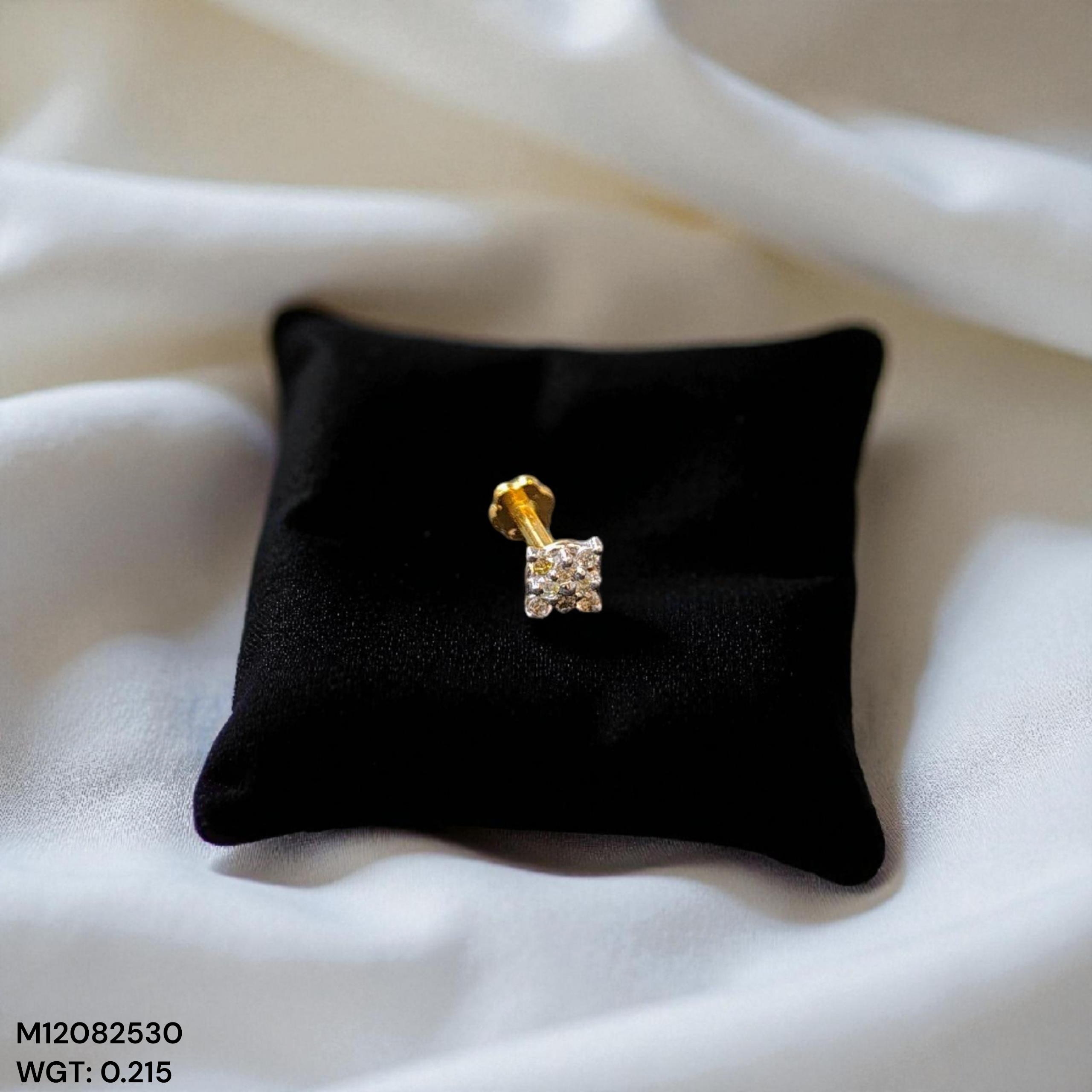 (GNP) RAJLAXMI DIAMOND JEWELLERY - WGT: 0.215 GM - NATURAL DIAMOND (0.04 CENT) HUID HALLMARK 18KT DIAMOND NOSEPIN FOR WOMEN WITH CERTIFICATE OF AUTHENTICITY BY IGJI (DESIGN NO: M12082530).