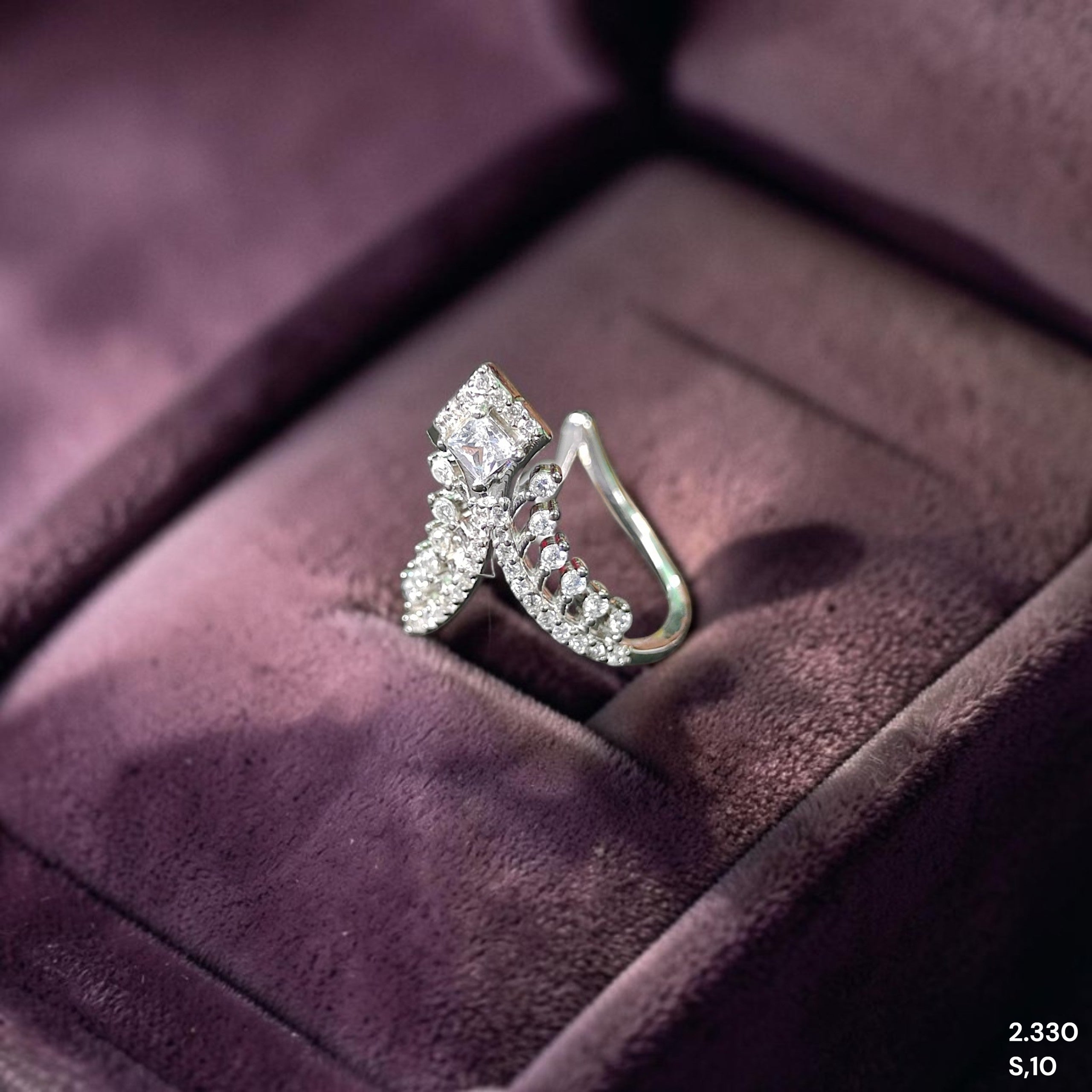 SILVER RING- SIZE:10 (WGT: 2.330 GM APPROX) HALLMARK 925 SILVER FINGER RING 1 PIECE FOR WOMEN (V RING BANKOK IMPORTED DESIGN)- NON EXCHANGEABLE -(SOLD ON MRP).