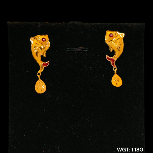 (GPT) TRJ WGT: 1.180 GM APPROX 22KT HUID HALLMARK GOLD EAR STUD 1 PAIR FOR REGULAR USE.