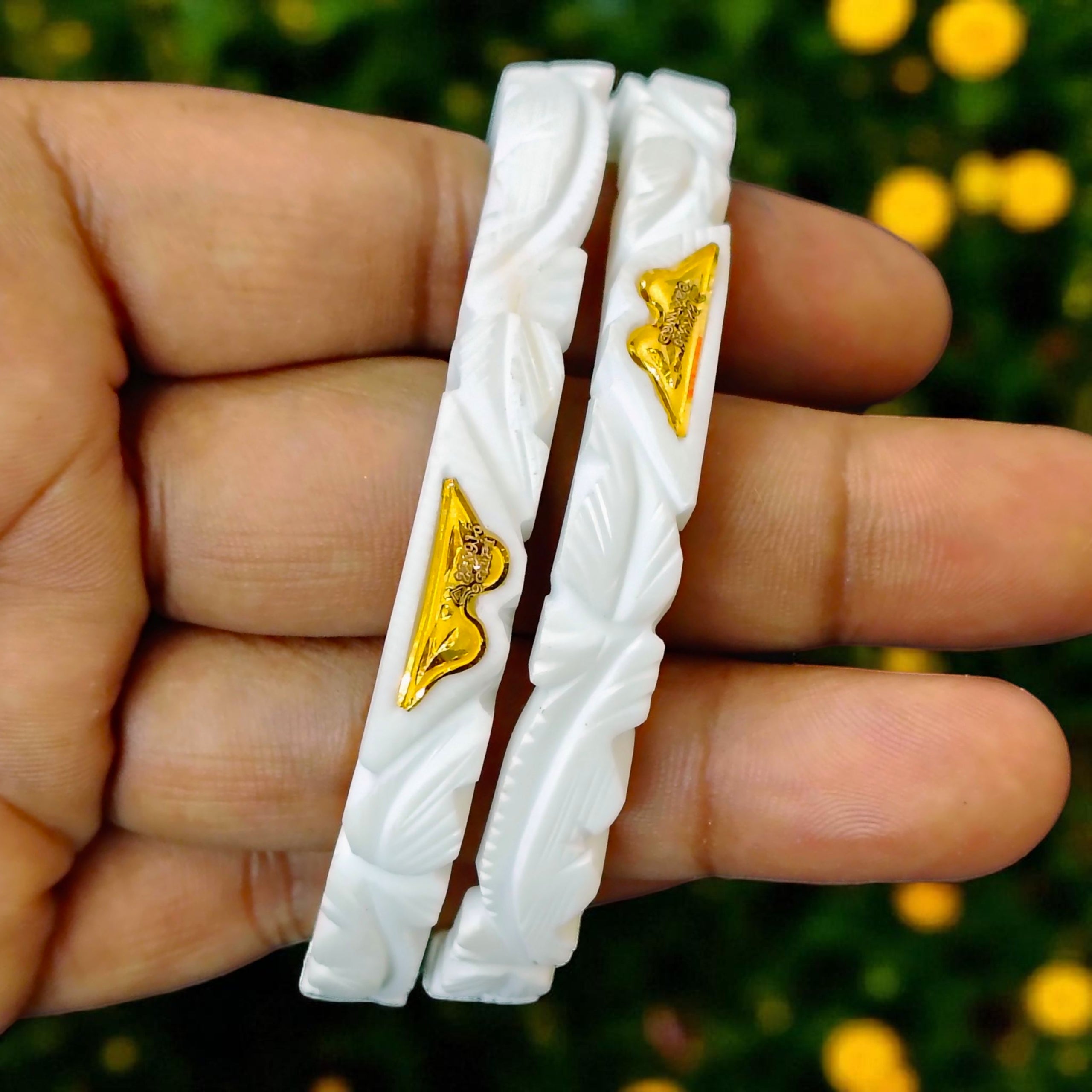 (GSB22) TRJ (SIZE: 28) WGT: 1.420 GM APPROX HUID HALLMARK 22KT GOLD SAKHA BADHANO BANGLES 1 PAIR DESIGN FOR REGULAR USE.