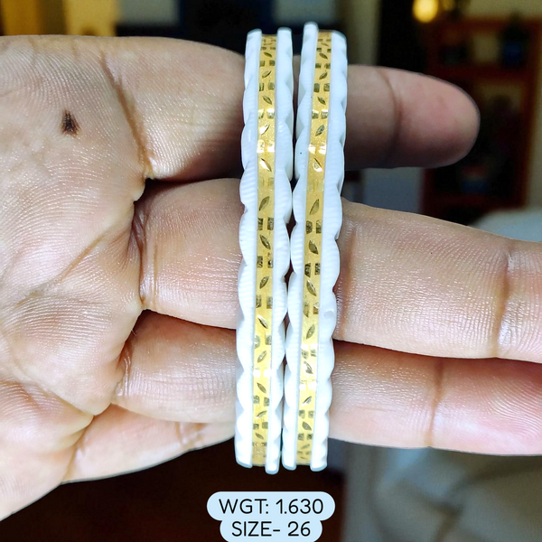 TRJ (SIZE: 26) WGT: 1.630 GM APPROX HUID HALLMARK 22KT GOLD SAKHA BANGLES 1 PAIR DESIGN FOR REGULAR USE.