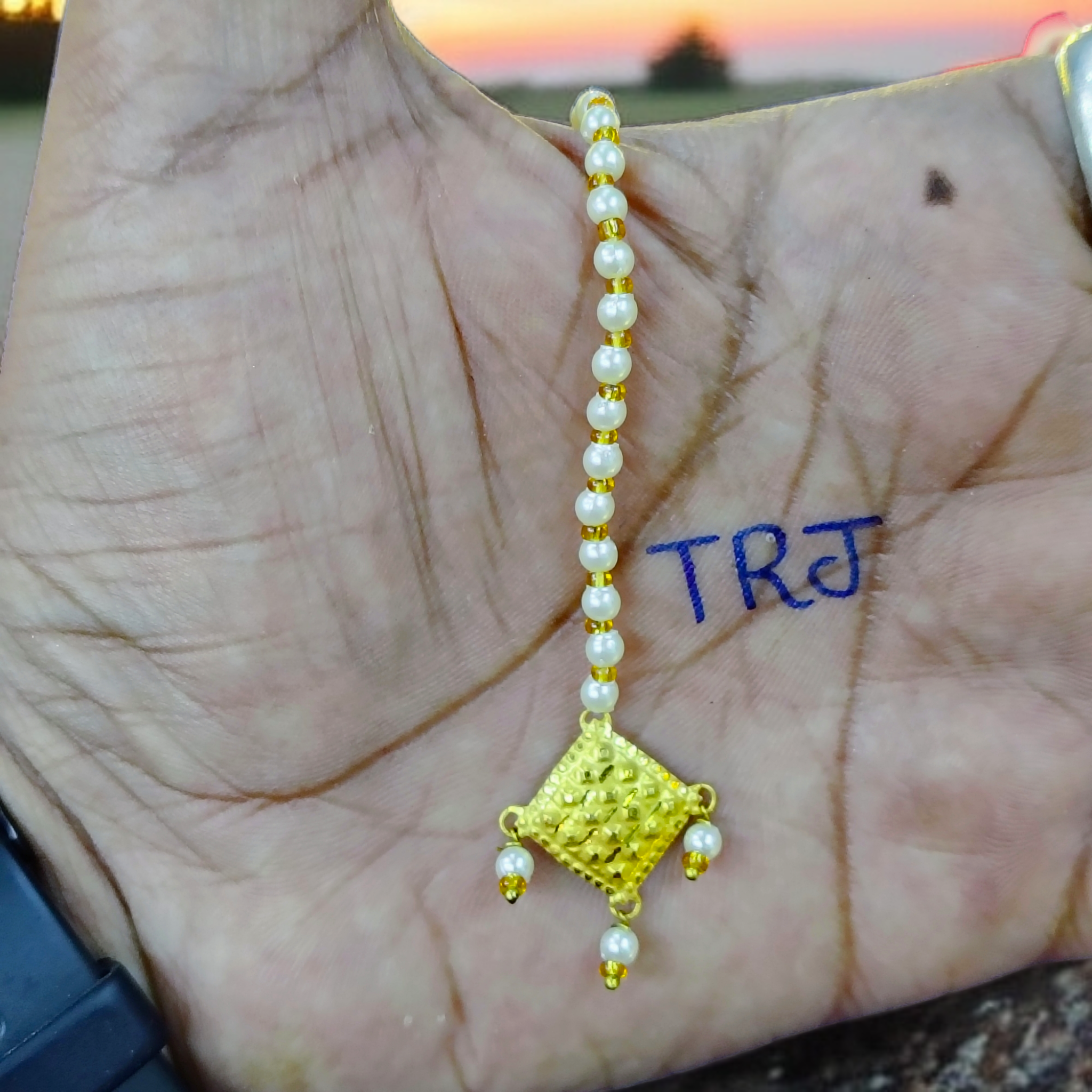 (GTMT) BUBBLE SQUAR DESIGN (WGT: 0.220 GM APPROX) KDM GOLD (MANGTIKA) MOTI TICKLY 1 PIECE (50 TONCH) BEST FOR GIFT IN MARRIAGE.