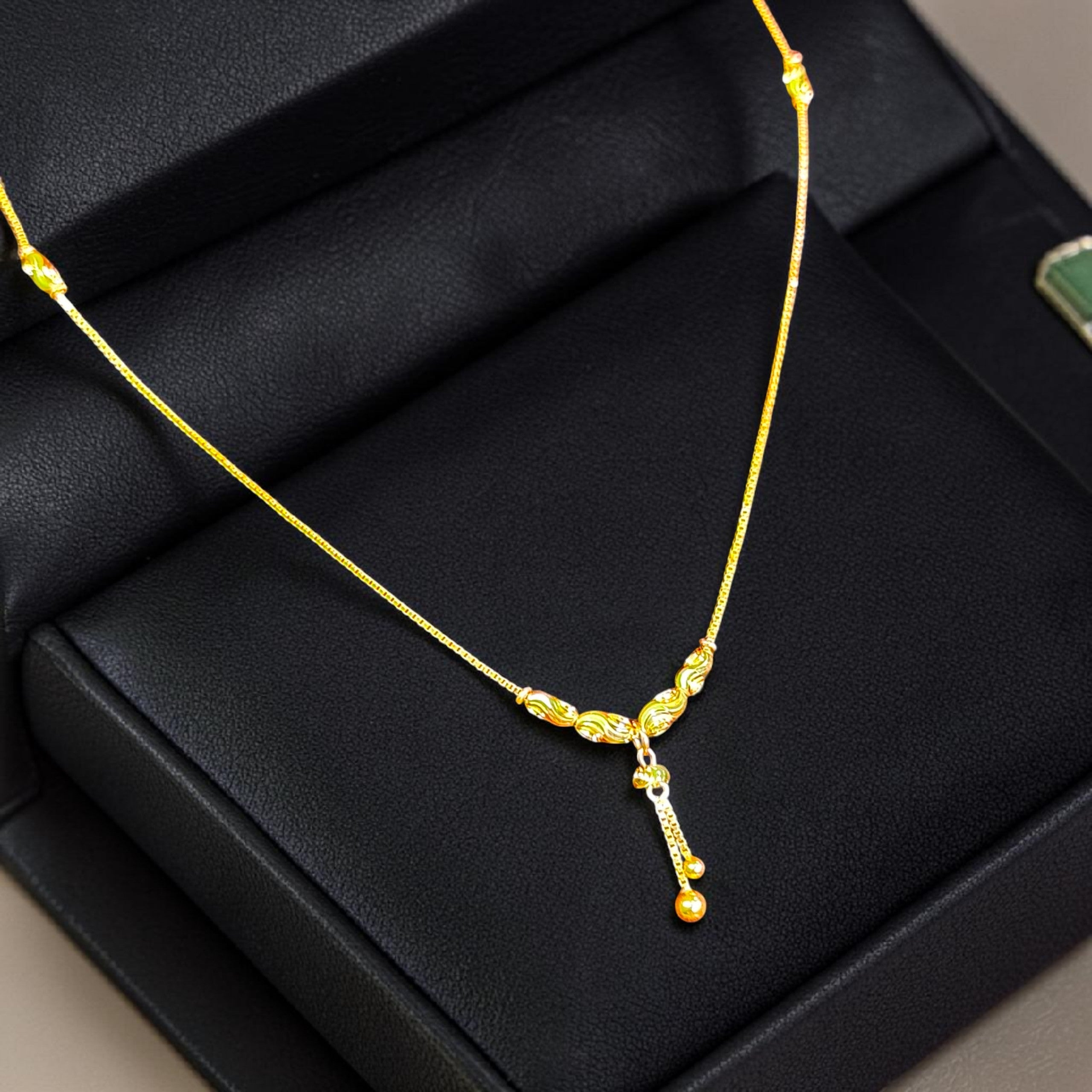 GCH-(WGT: 2.470 GM APPROX) BIS CERTIFIED HUID HALLMARK 9KT GOLD CHAIN WITH PENDANT (18 INCH) 1 PIECE FOR WOMEN.