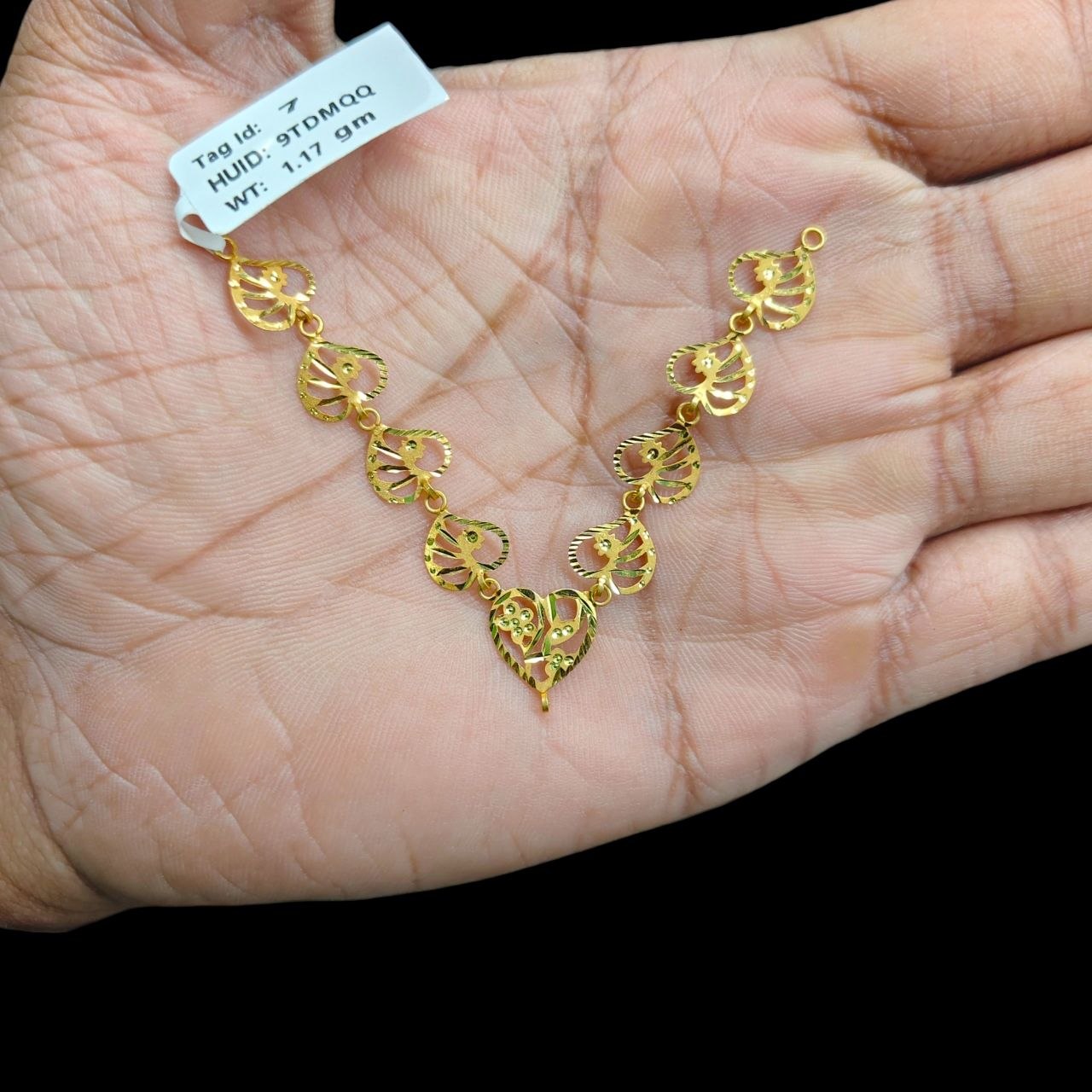 GOLD CHOKER NECKLACE-(WGT: 1.170 GM APPROX) BIS CERTIFIED HUID HALLMARK 9KT GOLD NECKLACE 1 PIECE FOR WOMEN.