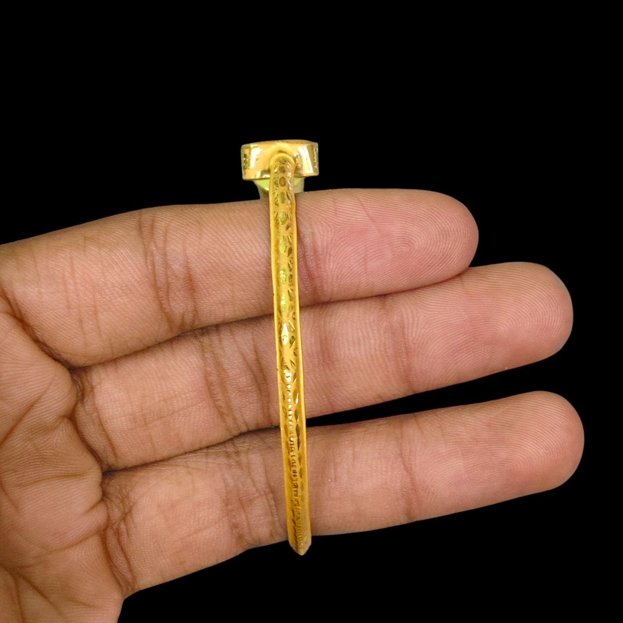 GOLD BRACELET NOA- (SIZE: 25) WGT: 4.570 GM APPROX 22KT HUID HALLMARK GOLD NOA BANGLES 1 PIECE.