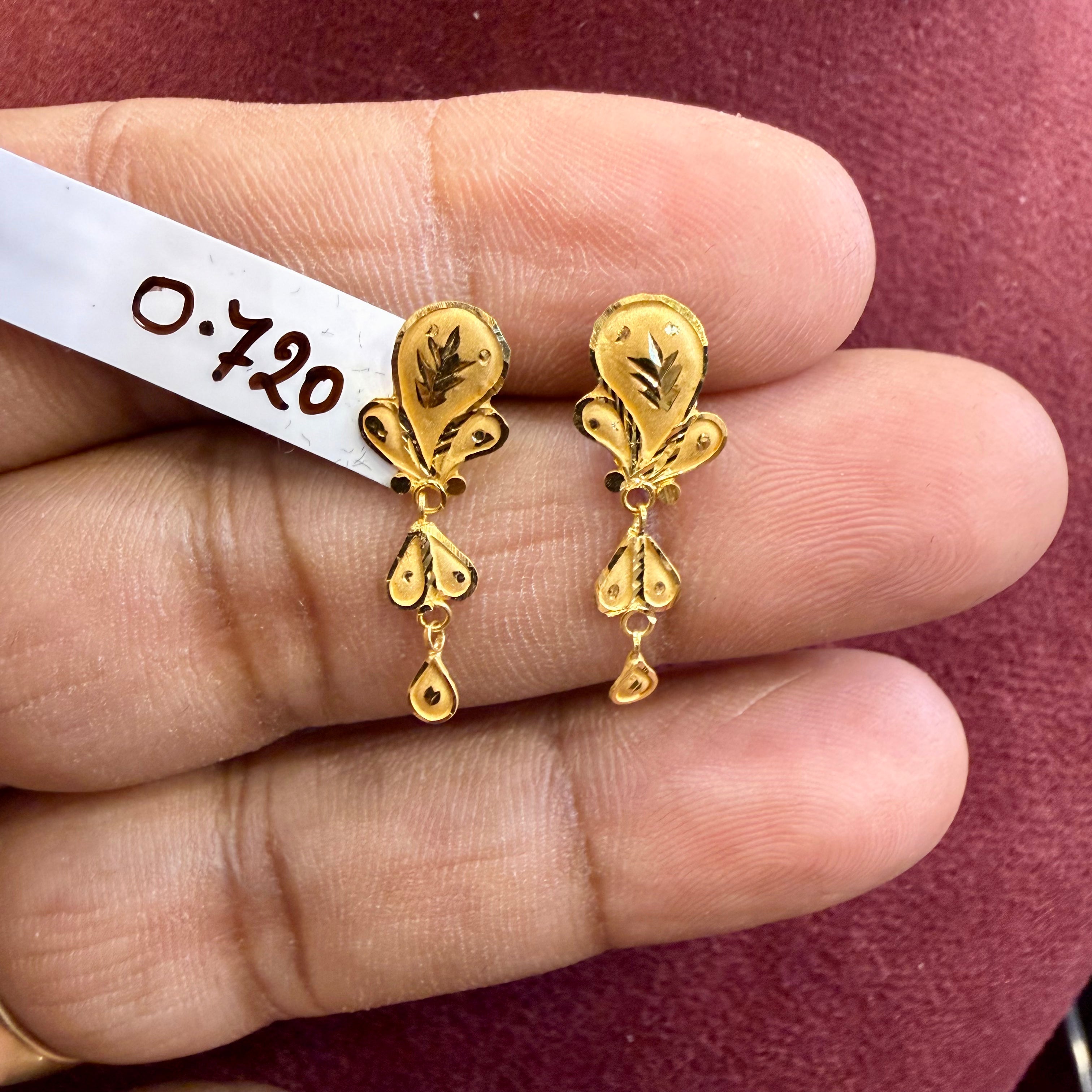 GOLD EARRINGS- WGT: 0.720 GM APPROX BIS CERTIFIED HUID HALLMARK 916 22KT GOLD EARRINGS KANBALA 1 PAIR FOR WOMEN.