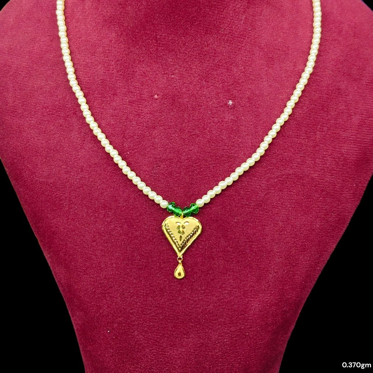 GOLD LOCKET- (WGT: 0.370 GM APPROX) BIS CERTIFIED HUID HALLMARK 9KT GOLD LOCKET 1 PIECE FOR WOMEN (WITH MOTI CHAIN).
