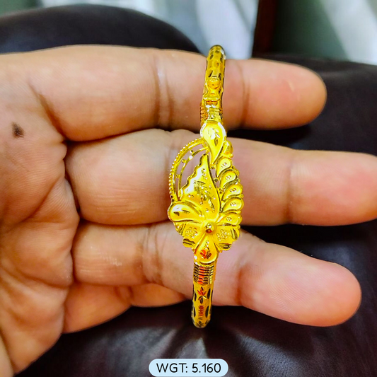 TRJ (SIZE: 24) WGT: 5.160 GM APPROX 22KT HUID HALLMARK GOLD HALF COVERING NOA BANGLES 1 PIECE.