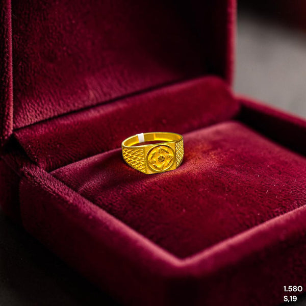 GENTS RING- (LIB2PZ) TRJ (SIZE:19) (WGT: 1.580 GM APPROX) BIS CERTIFIED HUID HALLMARK 375 9KT GOLD FINGER RING FOR MEN 1 PIECE.