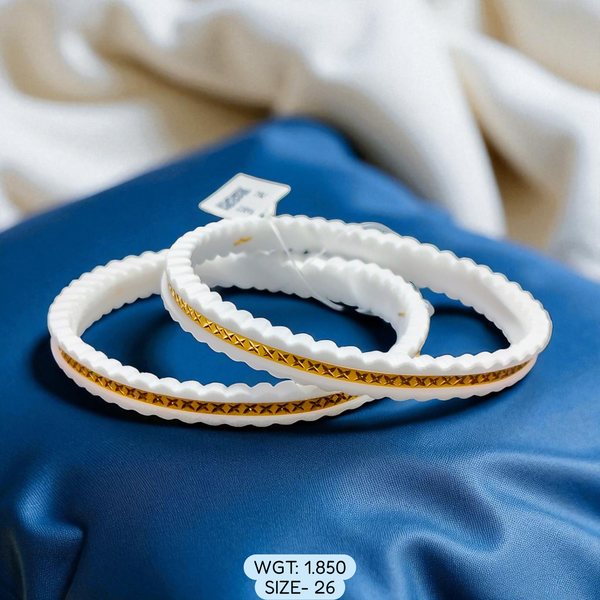 TRJ (SIZE: 26) WGT: 1.850 GM APPROX HUID HALLMARK 22KT GOLD SAKHA BANGLES 1 PAIR DESIGN FOR REGULAR USE.