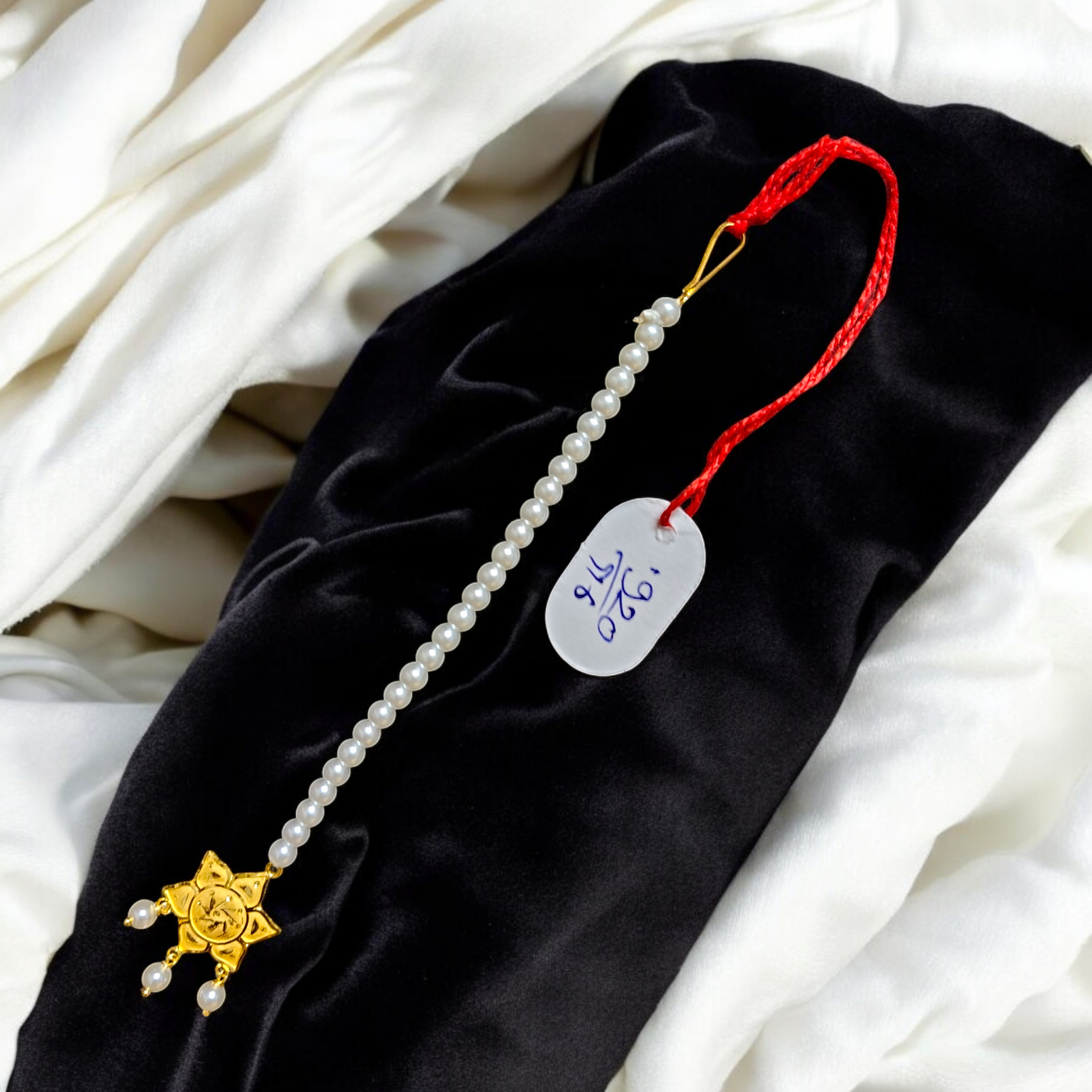 (GTMT) TRJ WGT: 0.920 GM APPROX 22KT HUID HALLMARK GOLD TICKLY (MANGTIKA) 1 PIECE FOR MARRIAGE.