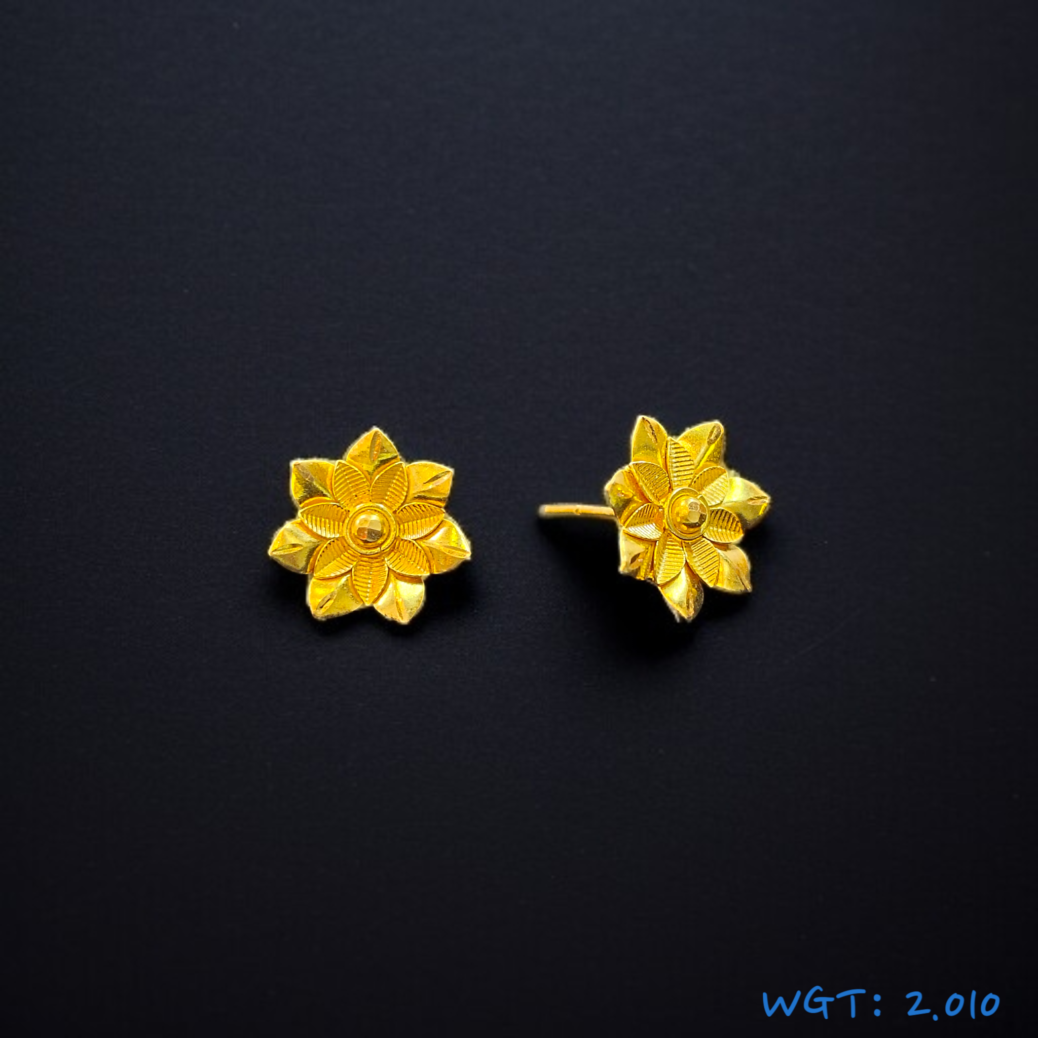 (GSE22) RAJLAXMI WGT: 2.010 GM APPROX HUID HALLMARK 916 22KT GOLD EAR TOPS STUD 1 PAIR FOR REGULAR USE.