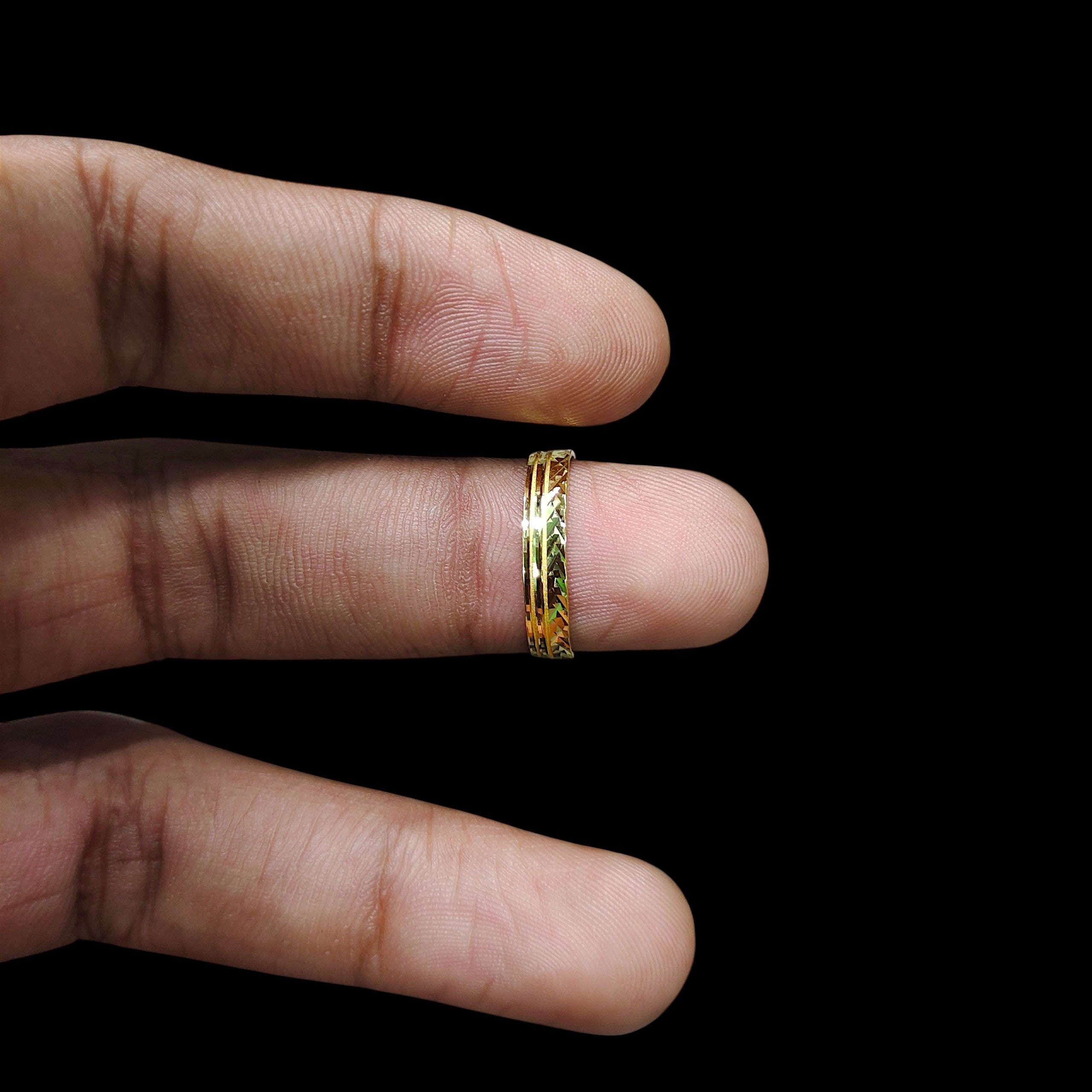 LADIES RING- (SIZE: 13) WGT: 1.210 GM APPROX BIS CERTIFIED HUID HALLMARK 9KT GOLD THUMB RING FOR UNISEX 1 PIECE.
