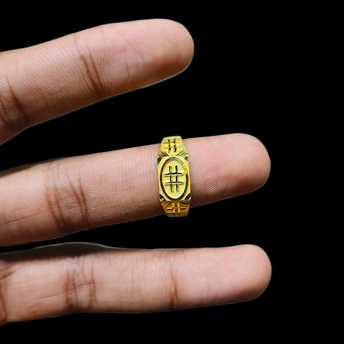 GENTS RING- (8PILF3) TRJ (SIZE:21) (WGT: 1.260 GM APPROX) BIS CERTIFIED HUID HALLMARK 375 9KT GOLD FINGER RING FOR MEN 1 PIECE.