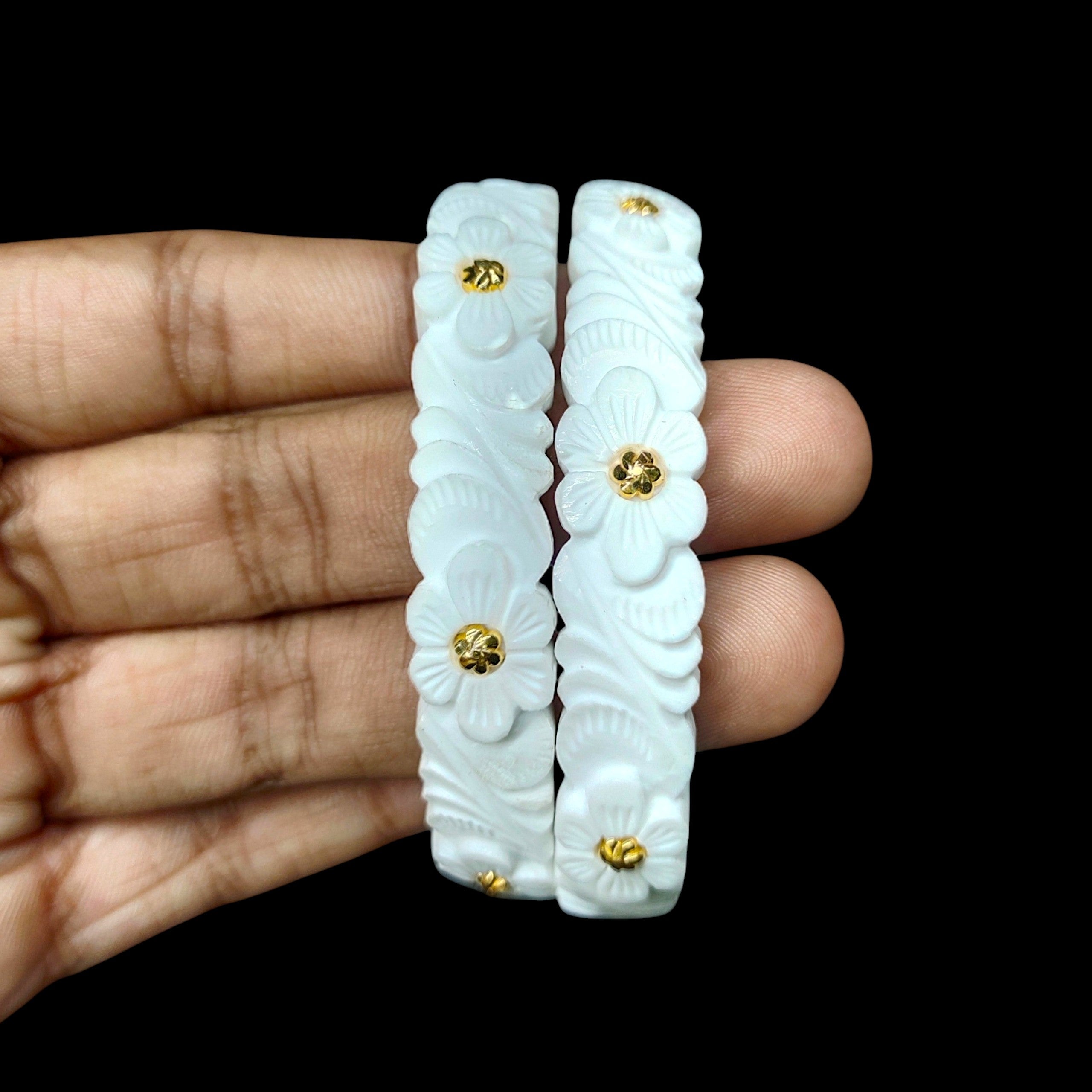 GSB22K- SIZE:25 (WGT: 1.450 GM APPROX) BIS CERTIFIED HUID HALLMARK 22KT GOLD SAKHA BADHANO 1 PAIR FOR WOMEN FOR REGULAR USE.