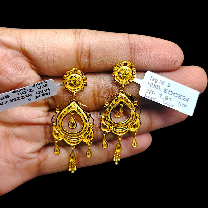 GOLD EARRINGS- (M22MYA)-(EDCE24) (WGT: 3.990 GM APPROX) BIS CERTIFIED HUID HALLMARK 916 22KT GOLD EARRINGS 1 PAIR FOR WOMEN.