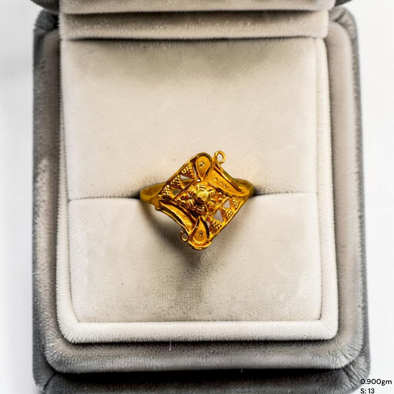 LADIES RING- (SIZE: 13 ) WGT: 0.900 GM APPROX BIS CERTIFIED HUID HALLMARK 916 22KT GOLD RING FOR WOMEN 1 PIECE.
