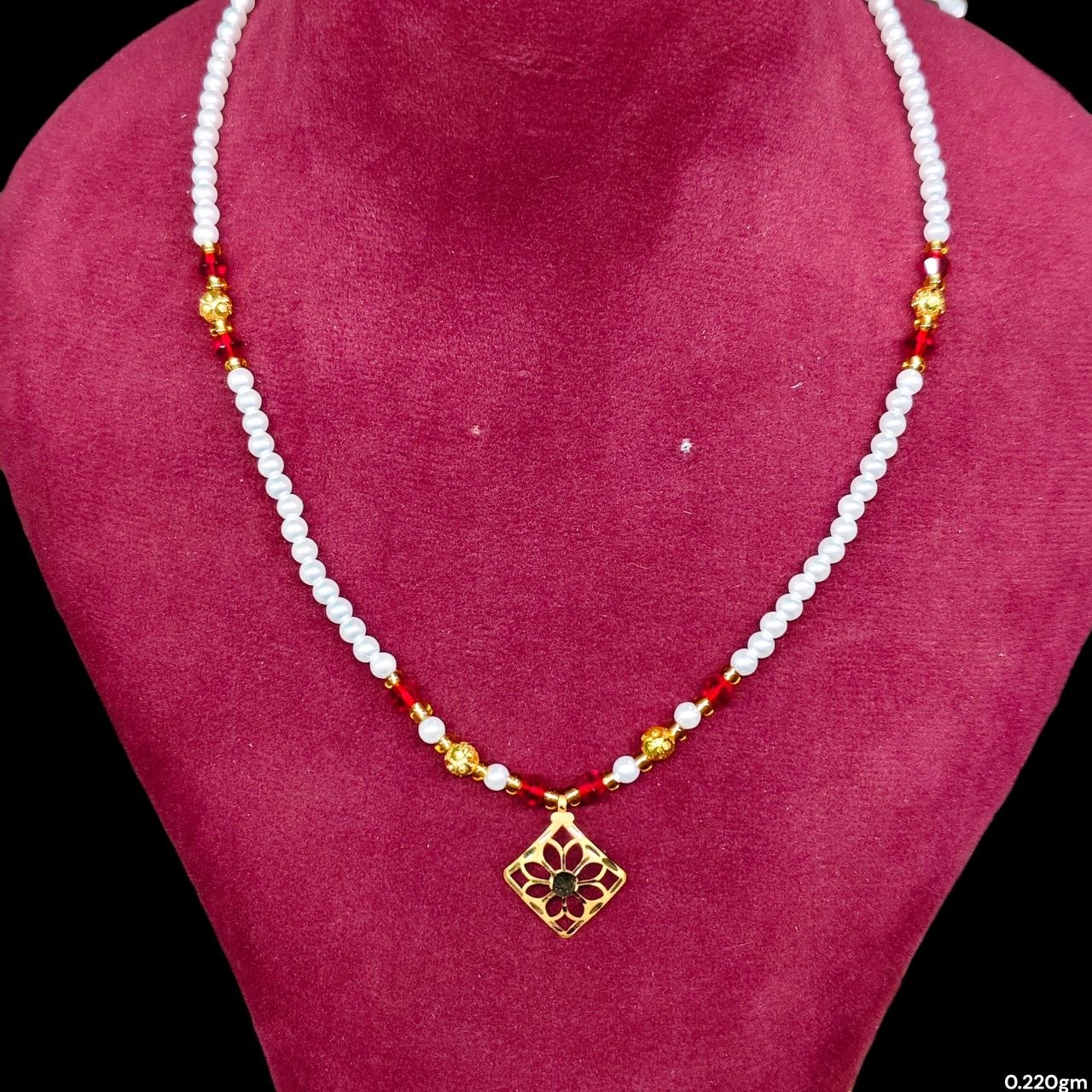 GOLD LOCKET- WGT: 0.220 GM APPROX BIS CERTIFIED HUID HALLMARK 22KT GOLD MOTI LOCKET 1 PIECE FOR WOMEN (WITH PUTI CHAIN).