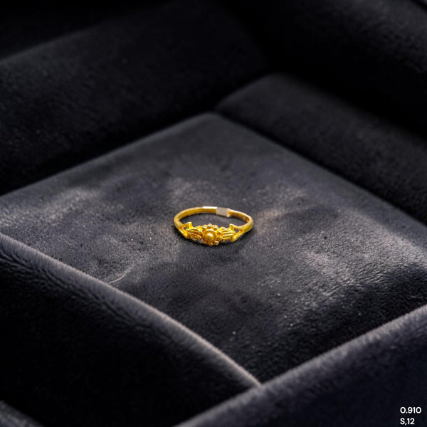 LADIES RING- (SIZE: 12) WGT: 0.910 GM APPROX 14KT HALLMARK GOLD RING FOR WOMEN 1 PIECE.