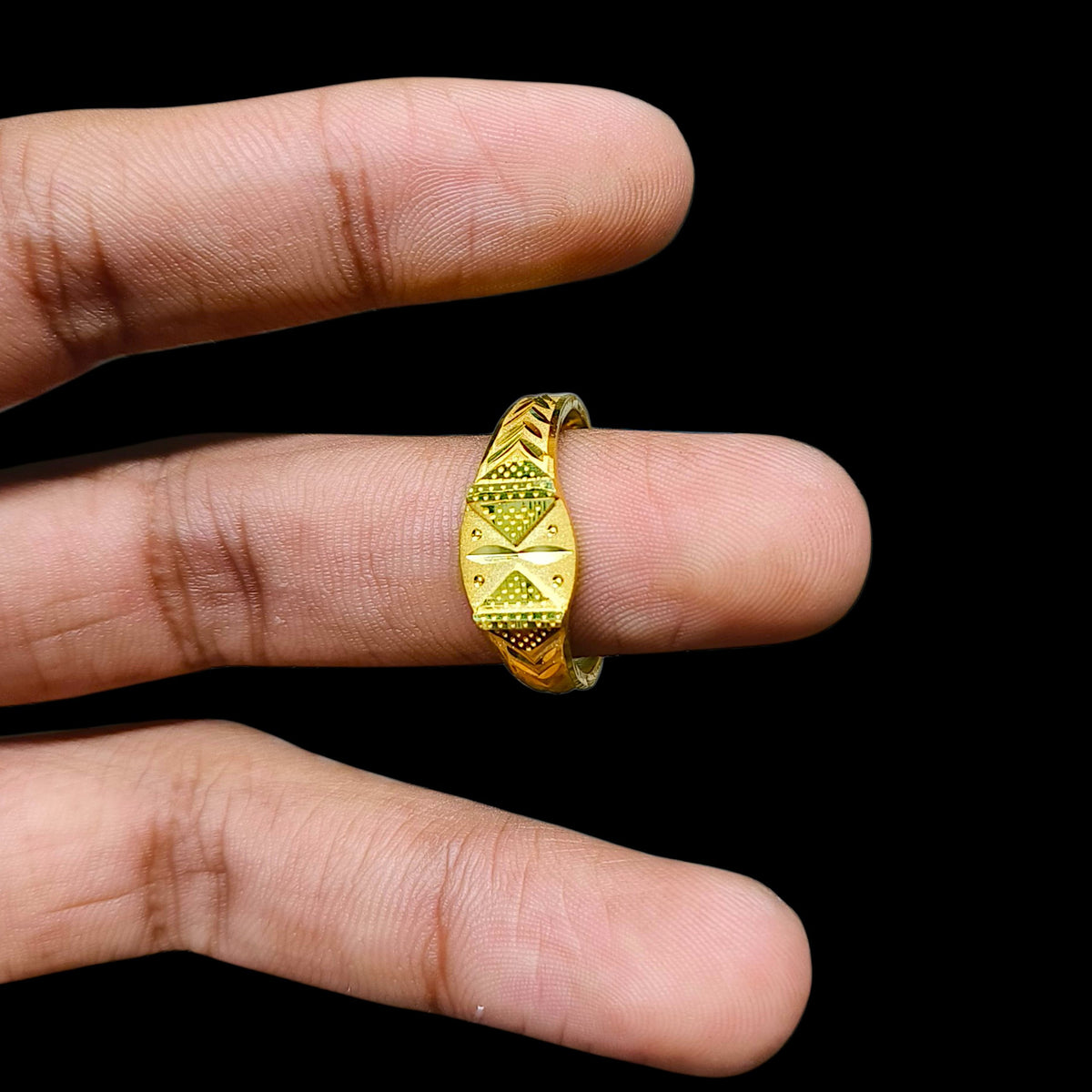 GENTS RING- (FVI458) TRJ (SIZE:23) (WGT: 1.500 GM APPROX) BIS CERTIFIED HUID HALLMARK 375 9KT GOLD FINGER RING FOR MEN 1 PIECE.