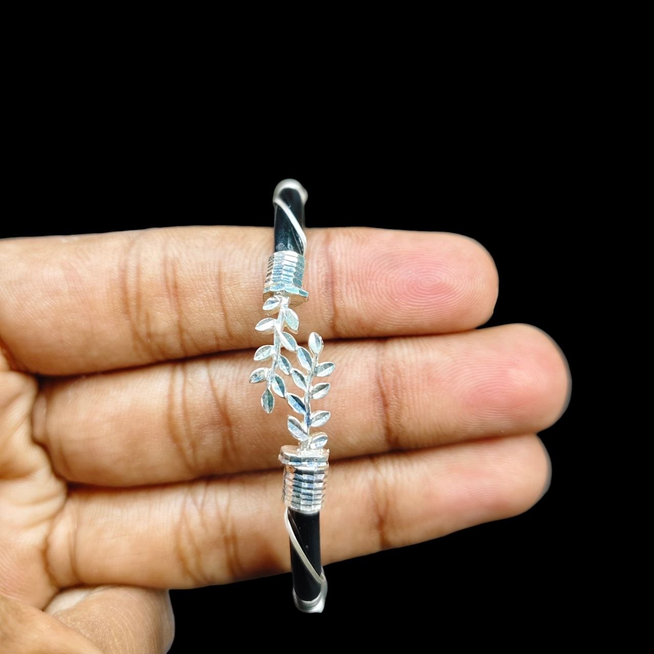 SNA92-(SIZE: 25) BIS HALLMARK 925 SILVER NOA BANGLES FOR WOMEN 1 PIECE - SOLD ON FIXED PRICE (LIFETIME EXCHANGE VALUE 50% ON PURCHASE PRICE)