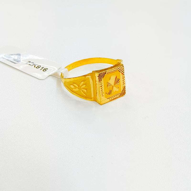 SIZE:25 (WGT: 2.060 GRAM APPROX) BIS CERTIFIED HUID HALLMARK 916 22KT GOLD GENTS FINGER RING FOR MENS 1 PIECE.