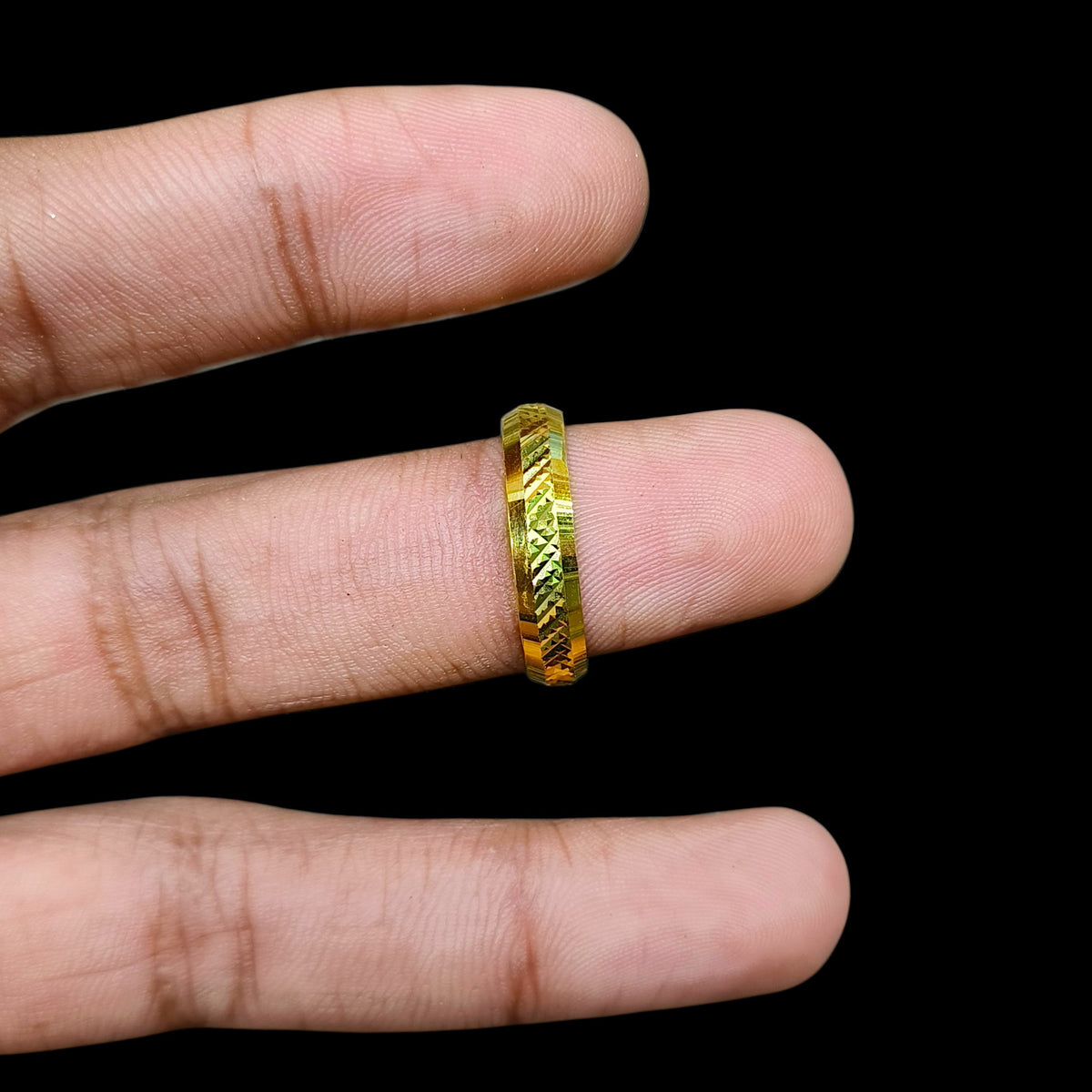 LADIES RING- (ESZHZS)-(SIZE: 22 ) WGT: 1.020 GM APPROX BIS CERTIFIED HUID HALLMARK 9KT GOLD THUMB RING FOR UNISEX 1 PIECE.