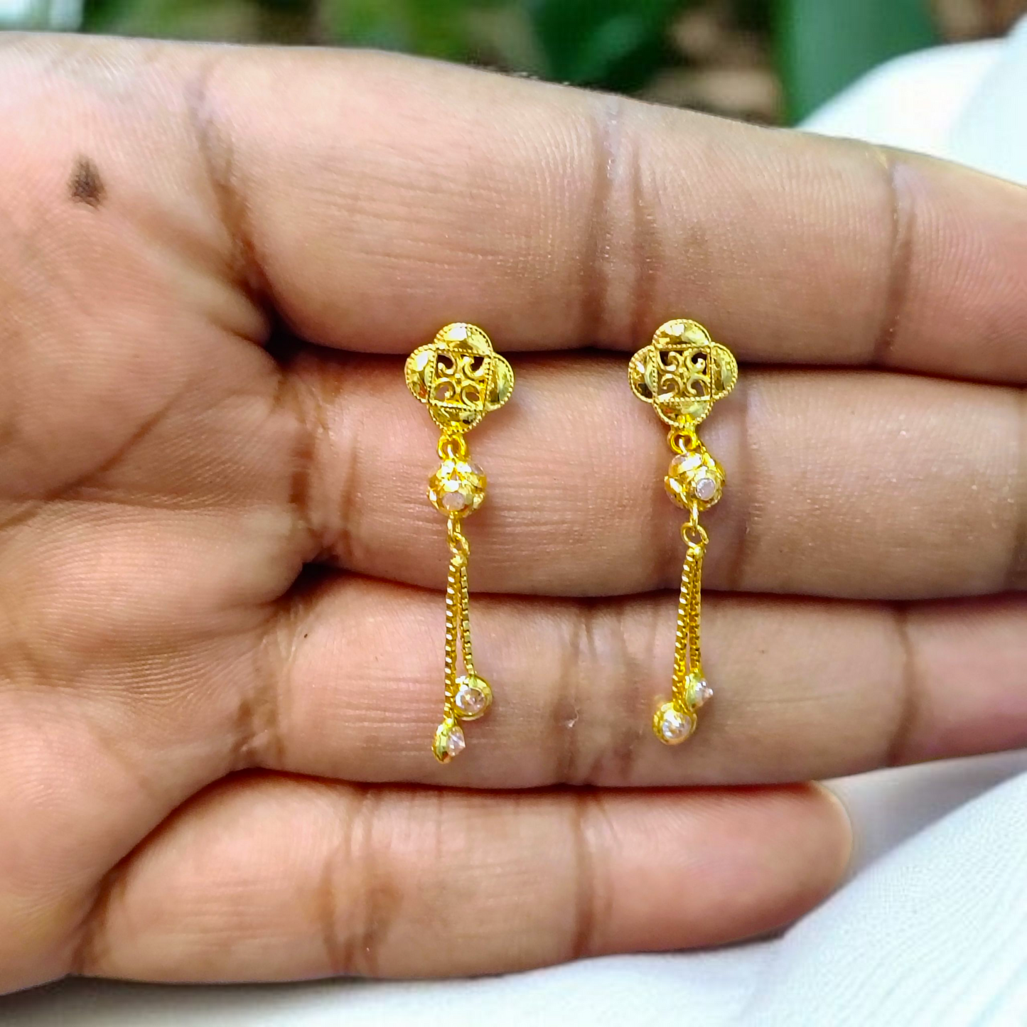 (GER22) BIS CERTIFIED WGT: 1.960 GM APPROX HUID HALLMARK 916 22KT GOLD EARRINGS KANBALA 1 PAIR FOR WOMEN.