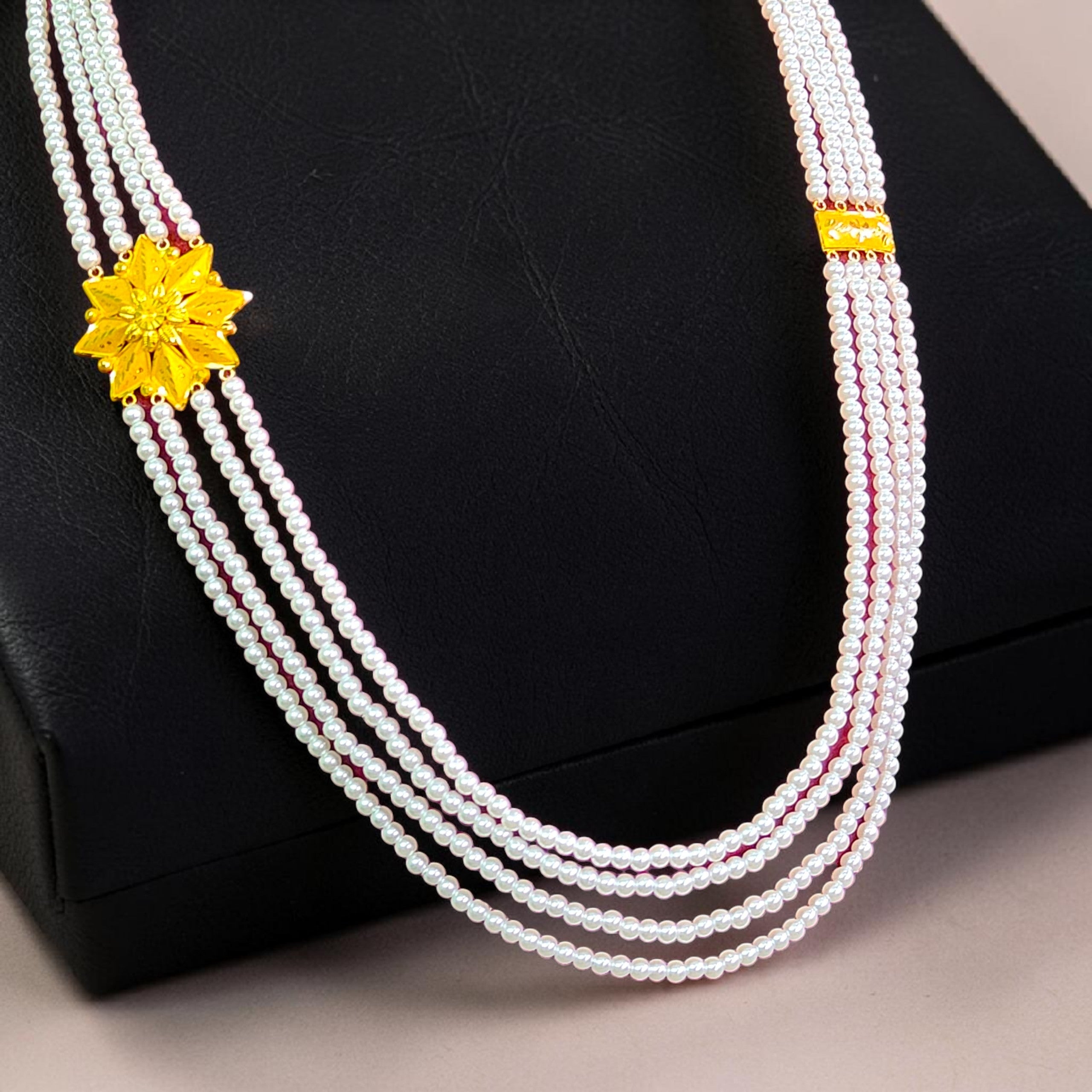 (GMH) TRJ WGT: 2.840 GM APPROX 22KT HUID HALLMARK GOLD MOTI LOHORI NECKLACE 1 PIECE WITH ADJUSTABLE TASSEL.