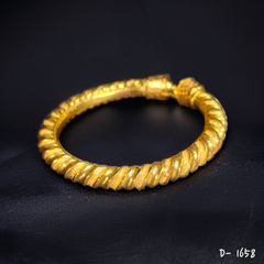 TRJ (SIZE: 24) HALLMARK 22KT GOLD COVERING BALA 1 PIECE APPROX WGT: 2.900 GM WITH XRF BARCODE PURITY CARD FOR WOMEN - (BILL & CARD MANDATORY- FOR EXCHANGE LIFETIME IN STORE ONLY).