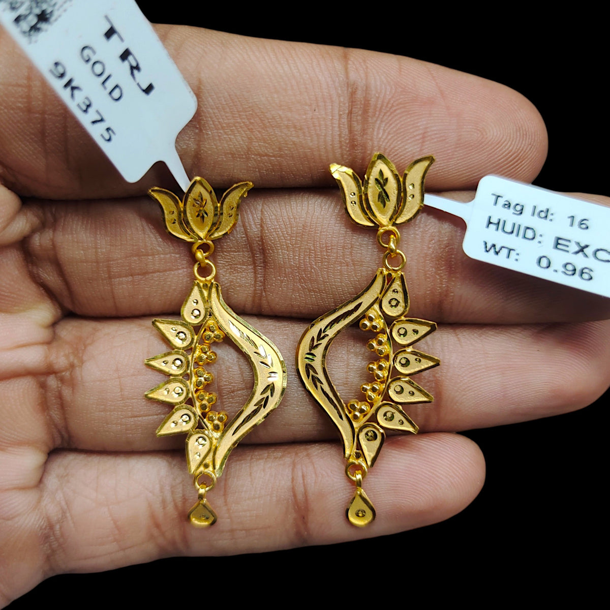 GOLD EARRINGS- (WGT: 1.900 GM APPROX) BIS CERTIFIED HUID HALLMARK 9KT GOLD EARRINGS 1 PAIR FOR WOMEN (BEST FOR GIFT IN MARRIAGE). (8R6YF9)-(EXC79Q)